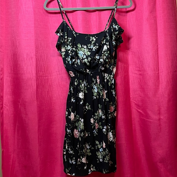 NWT RUE21 BLACK FLORAL DRESS SIZE S - Picture 3 of 16